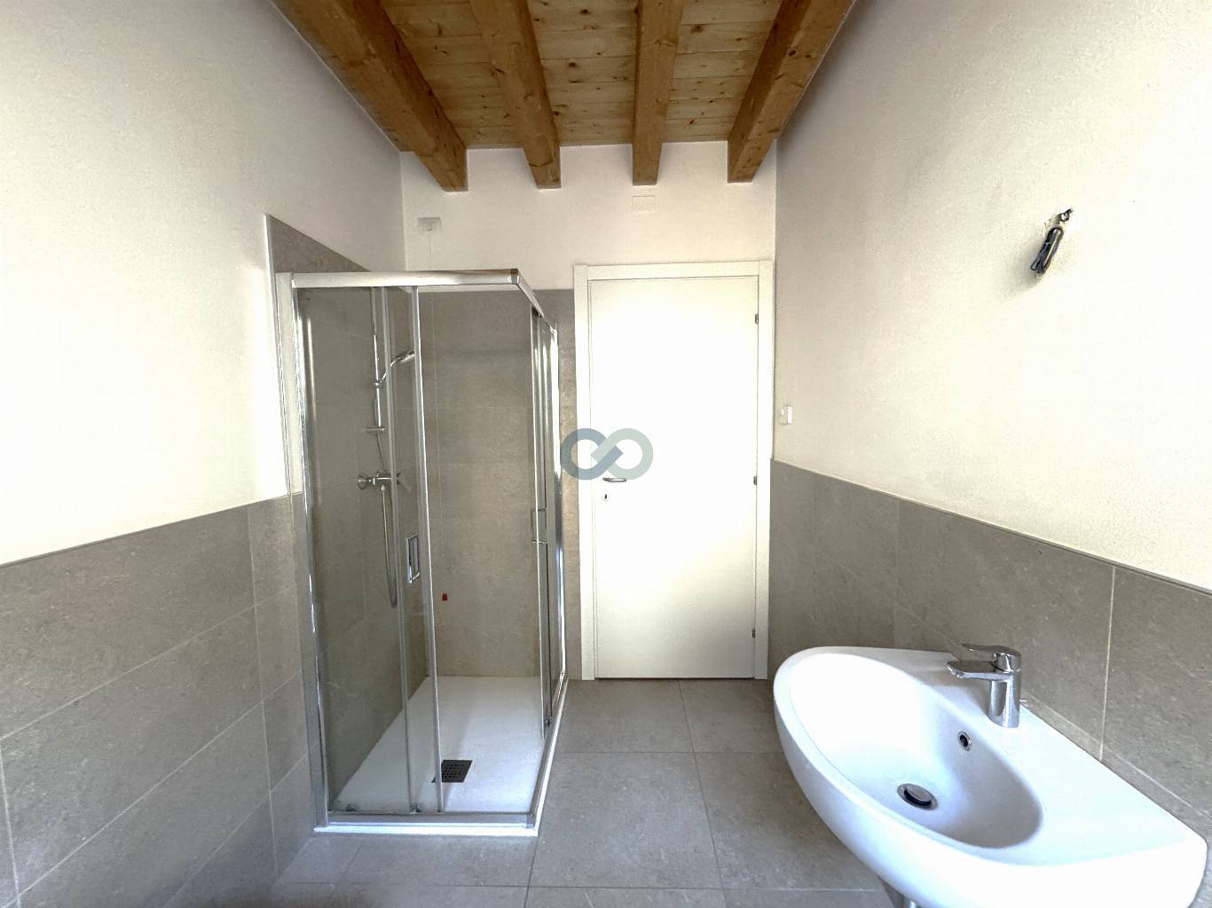 APPARTAMENTO NON ARREDATO 11