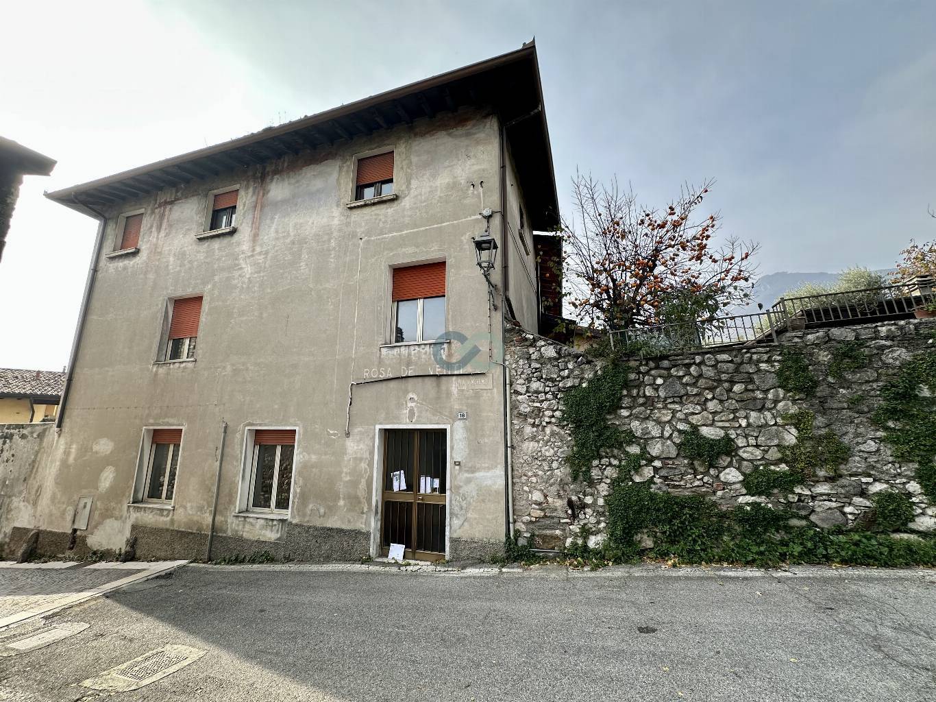 Porzione casa-cielo terra 3