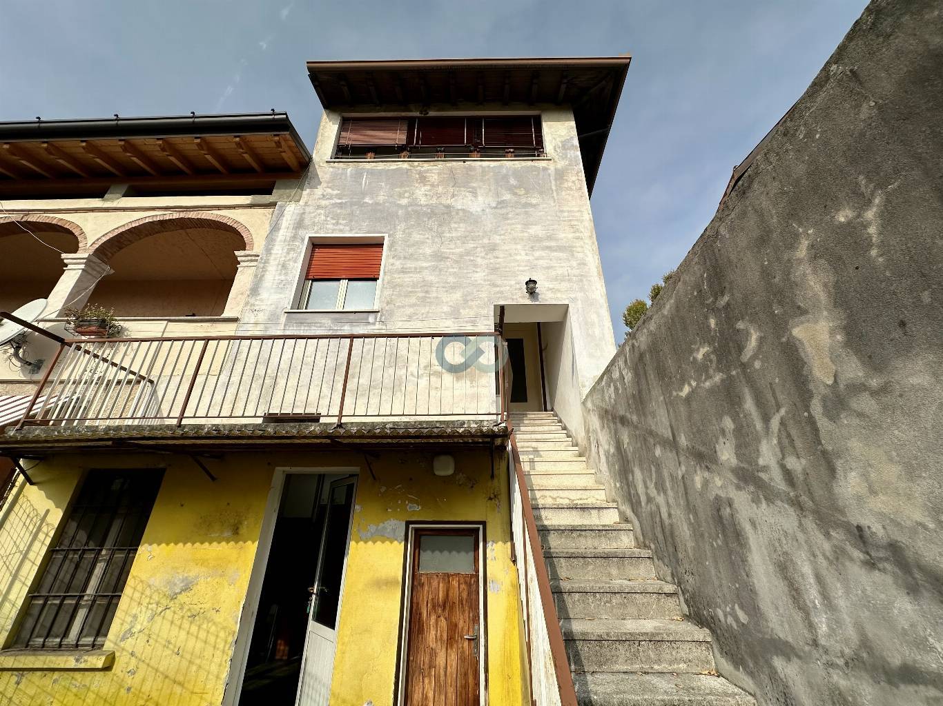 Porzione casa-cielo terra 6