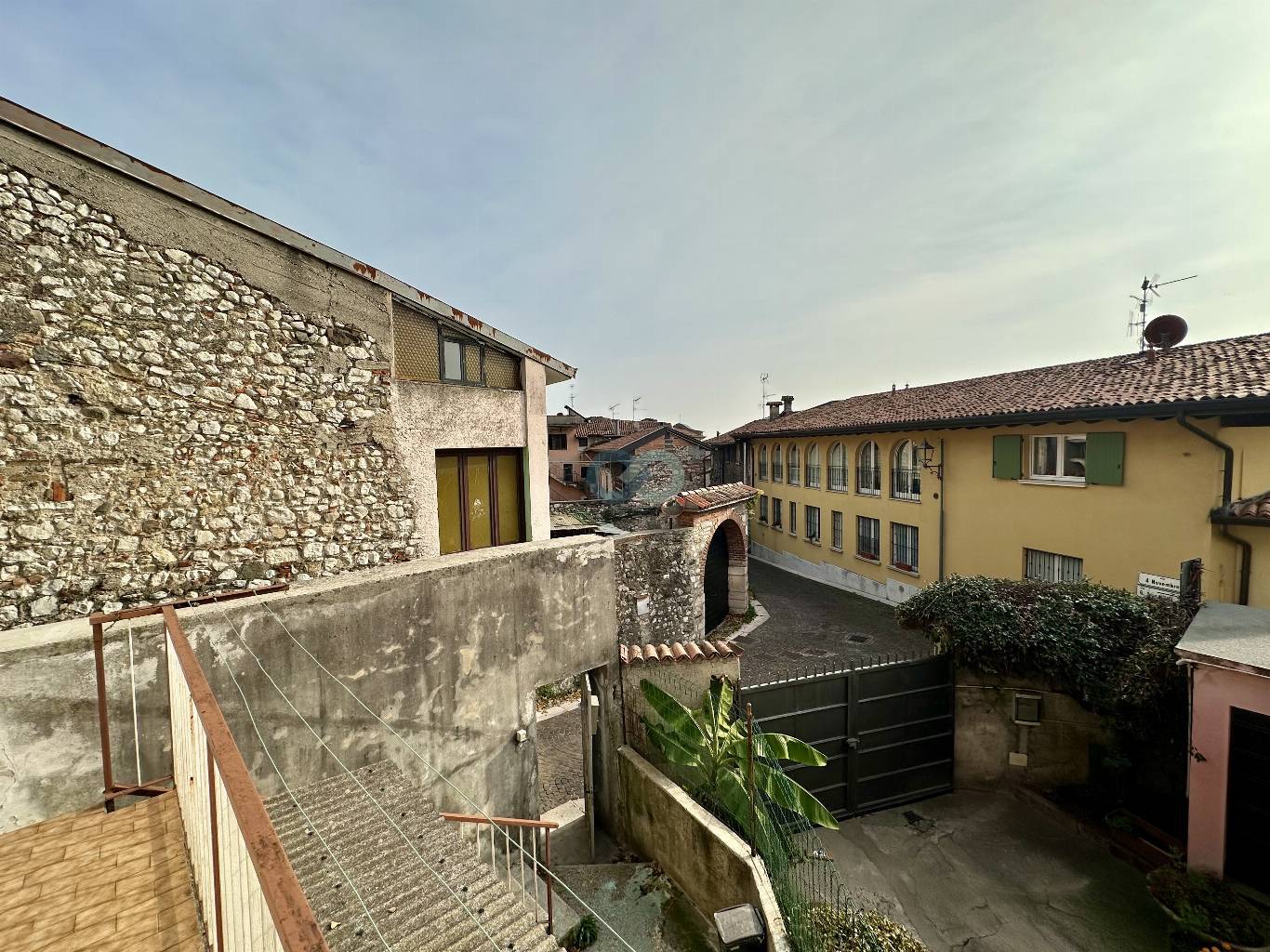 Porzione casa-cielo terra 24