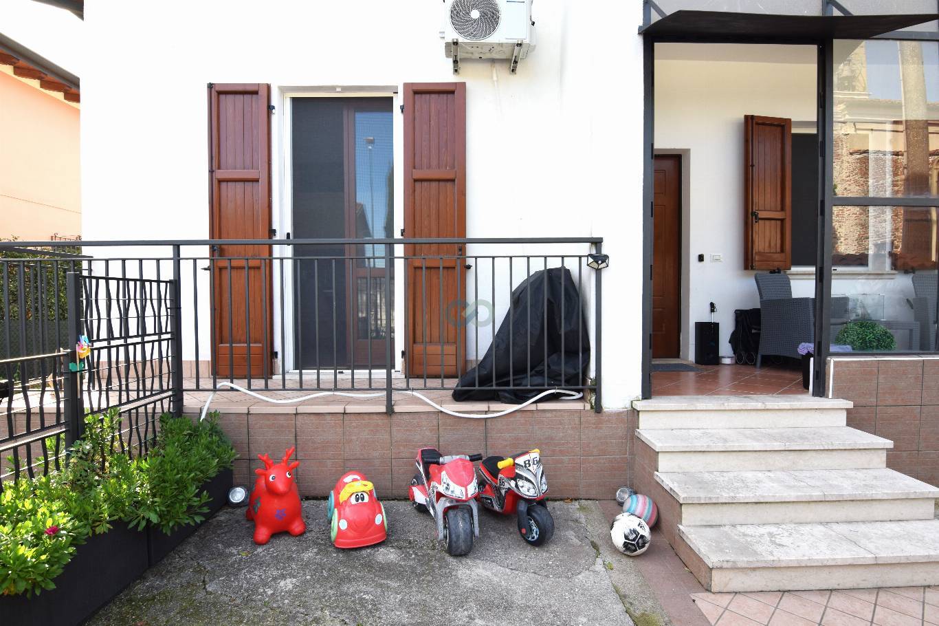 Porzione al piano terra in Bifamiliare 17