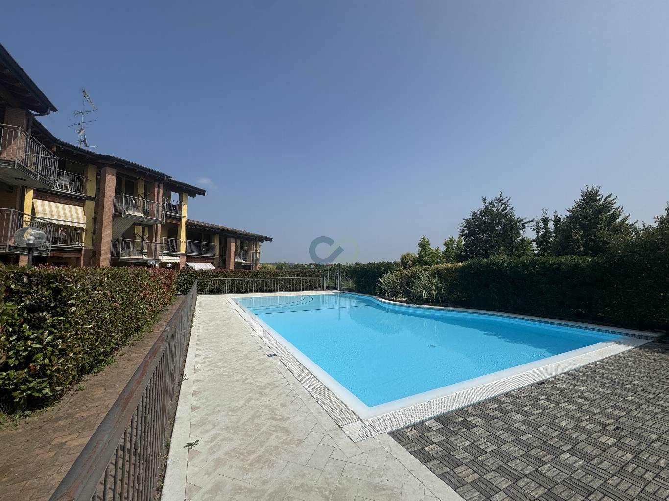 AMPIO E LUMINOSO APPARTAMENTO IN RESIDENCE CON PISCINA 14