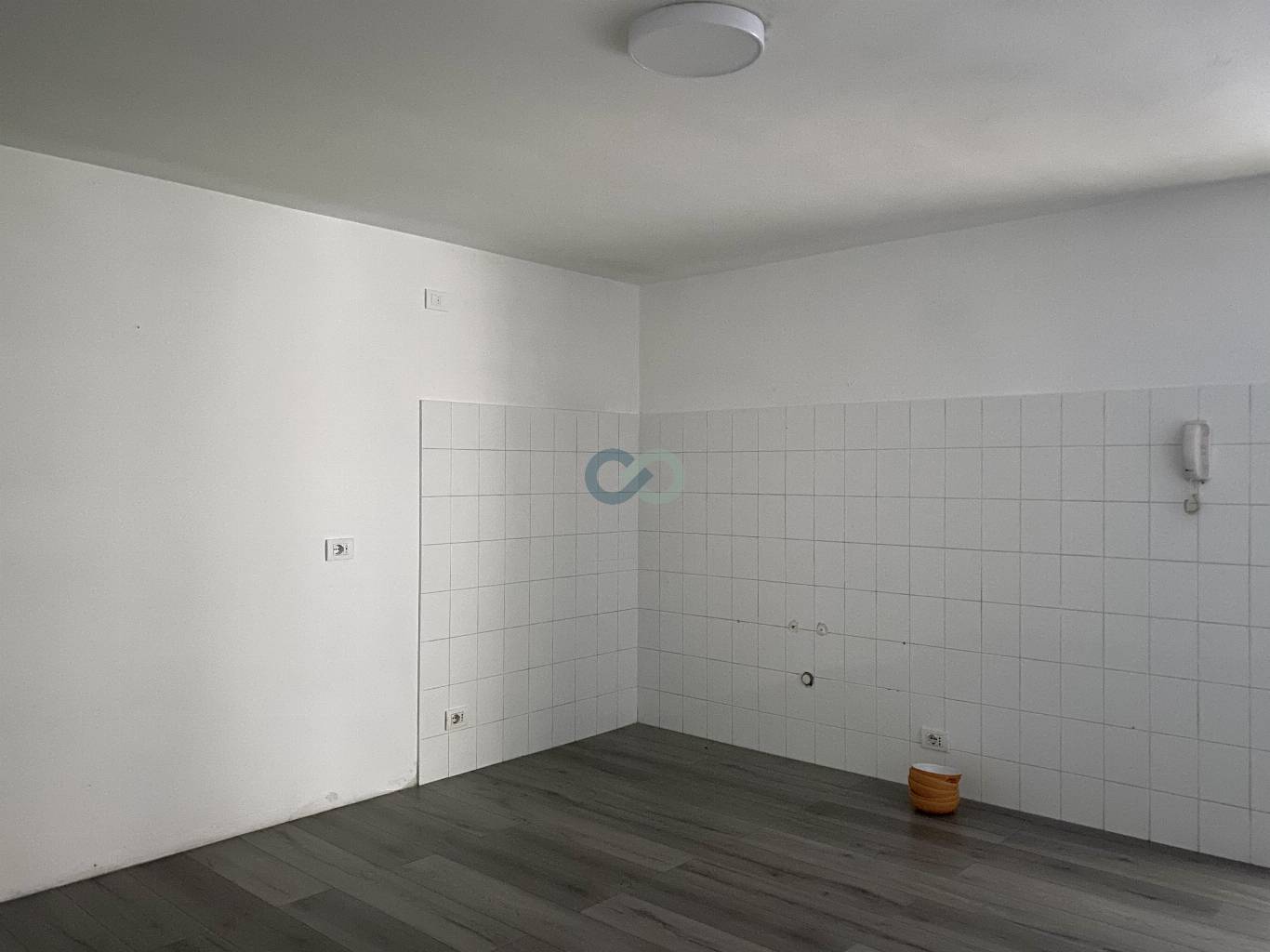 PENTALOCALE CON GIARDINO 18