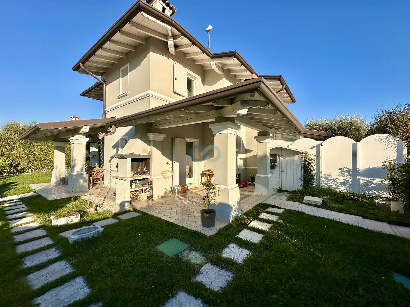 Villa Bifamigliare 1