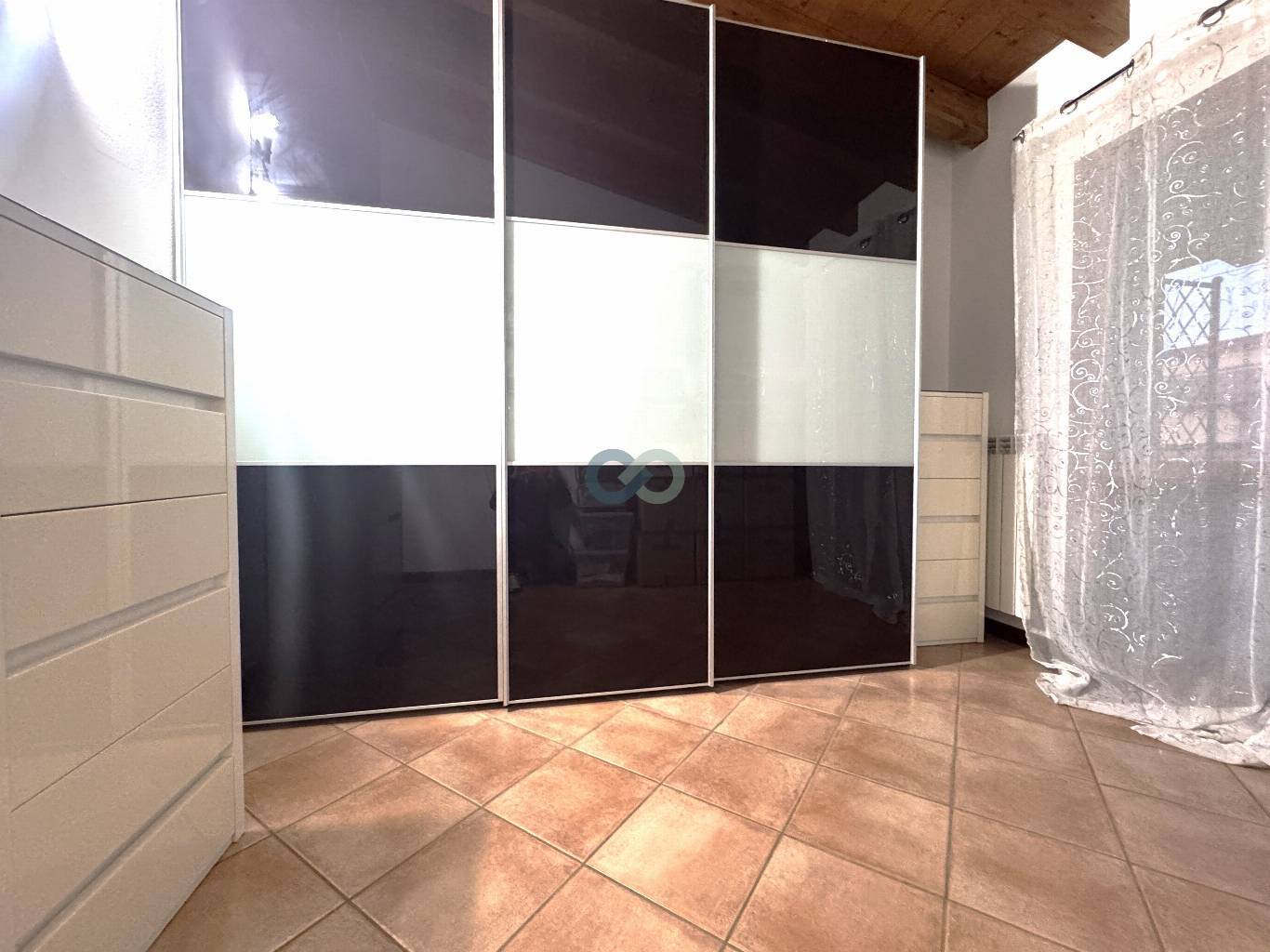 AMPIO E LUMINOSO APPARTAMENTO IN RESIDENCE CON PISCINA 8