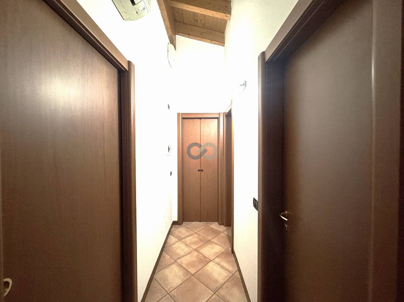 AMPIO E LUMINOSO APPARTAMENTO IN RESIDENCE CON PISCINA 6