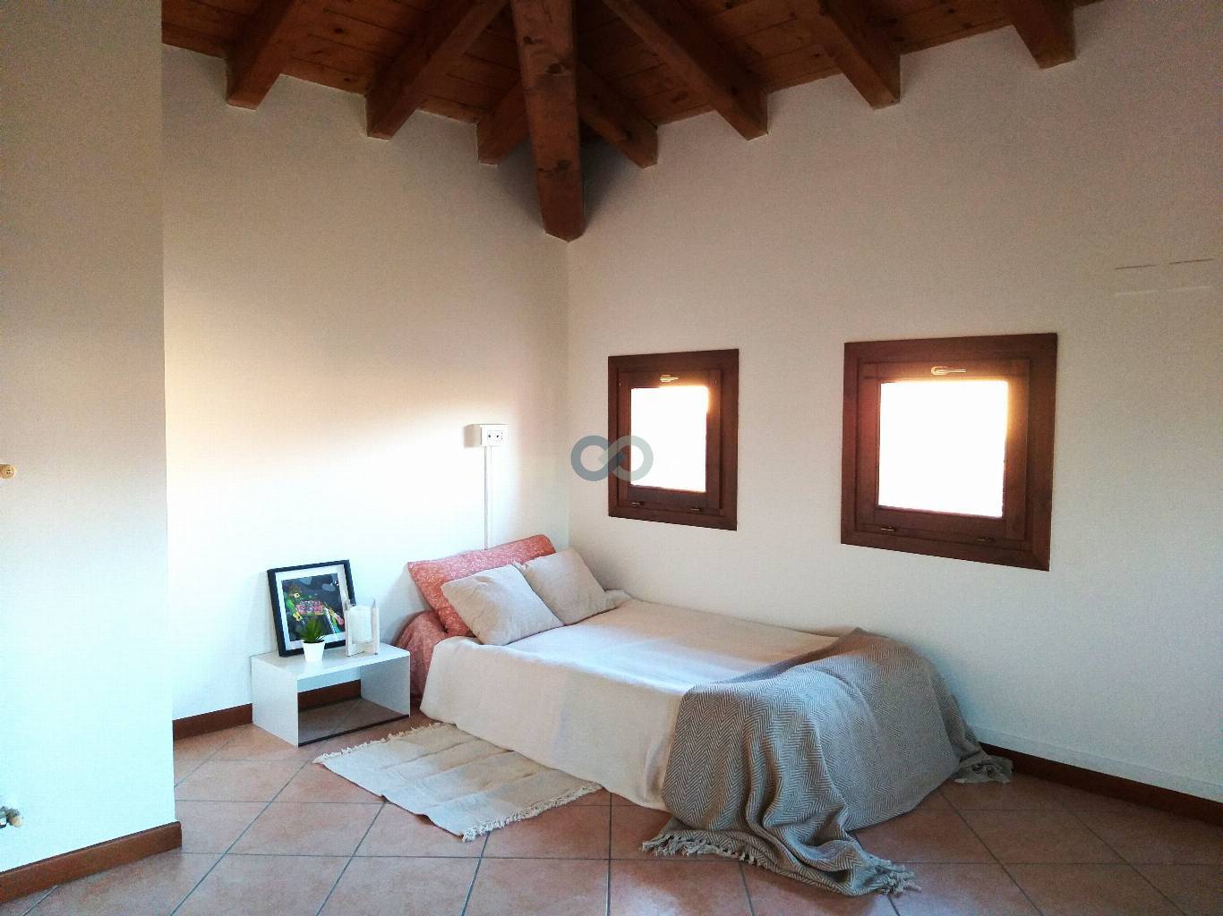 QUADRILOCALE CON MANSARDA 15