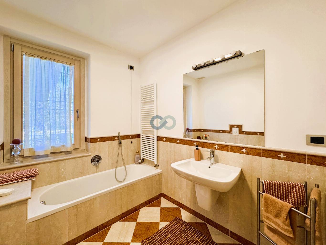 VILLA SINGOLA CON PISCNA 50