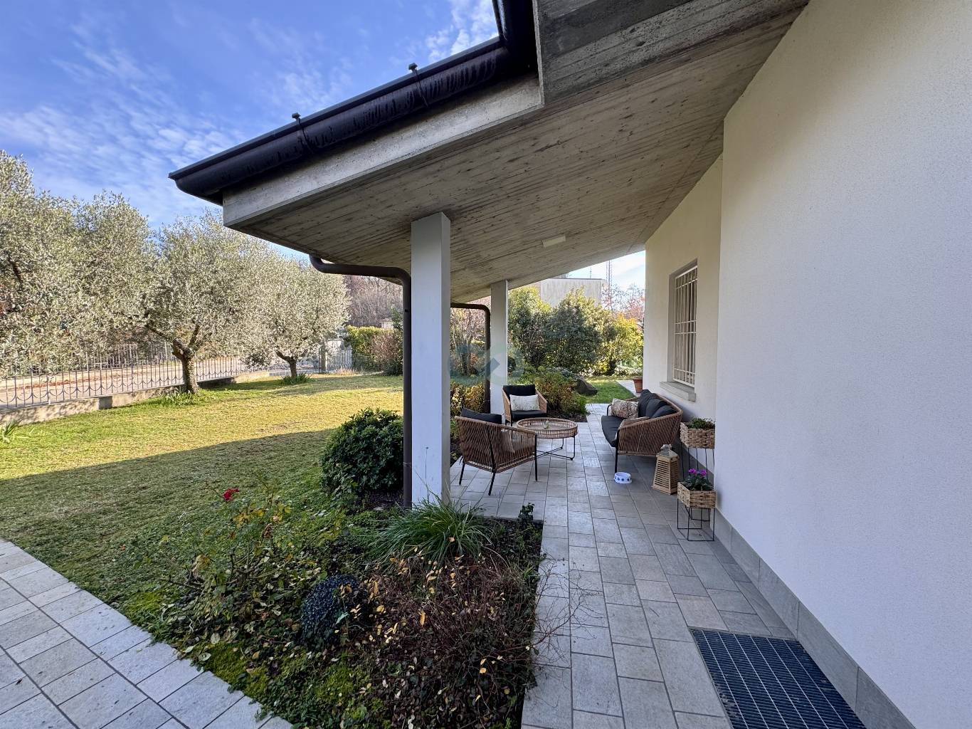 VILLA SINGOLA CON PISCNA 55