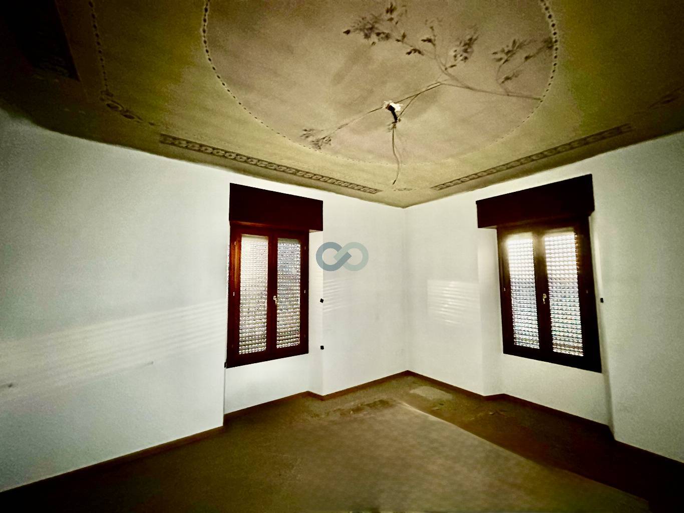 Intero piano con 3 Bilocali 9