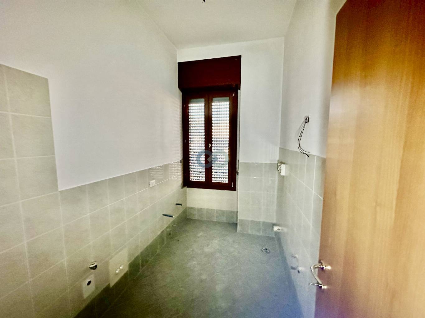 Intero piano con 3 Bilocali 18