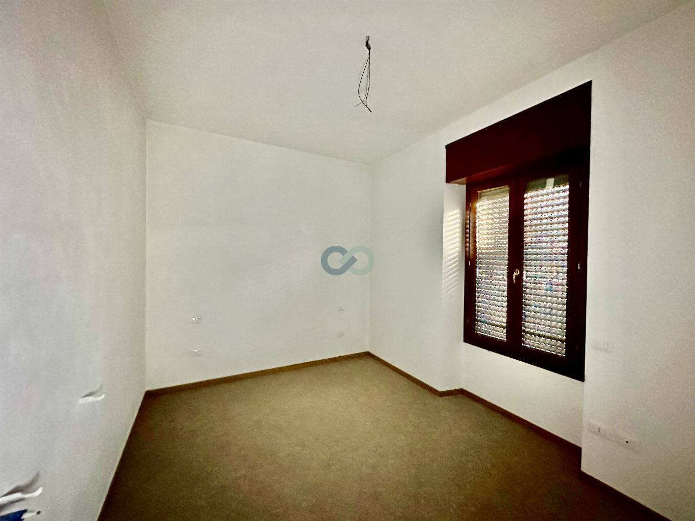 Intero piano con 3 Bilocali 13