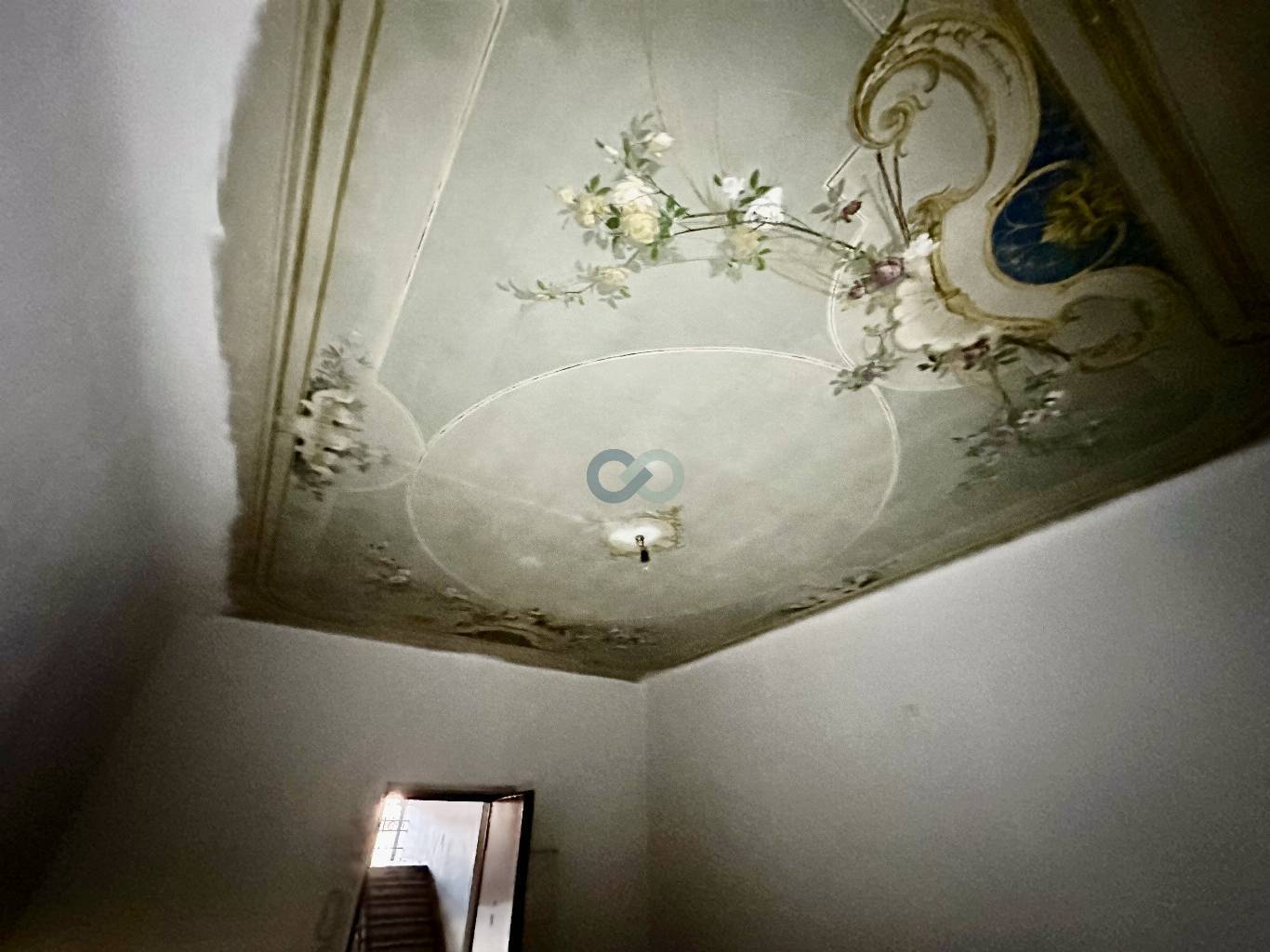 Intero piano con 3 Bilocali 10