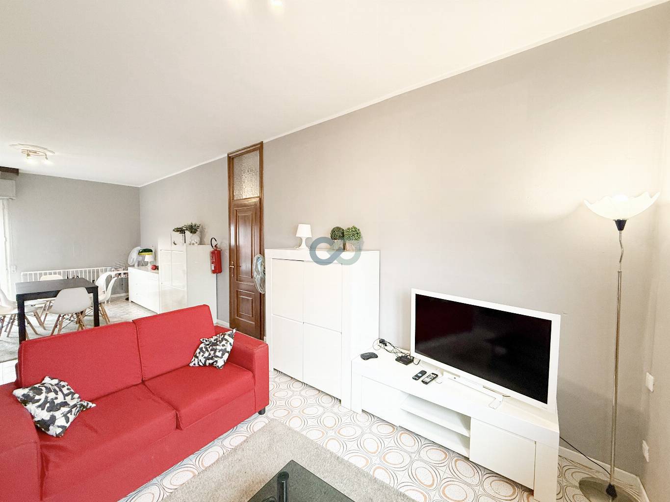 APPARTAMENTO TRILOCALE CON TAVERNA E GIARDINO 8