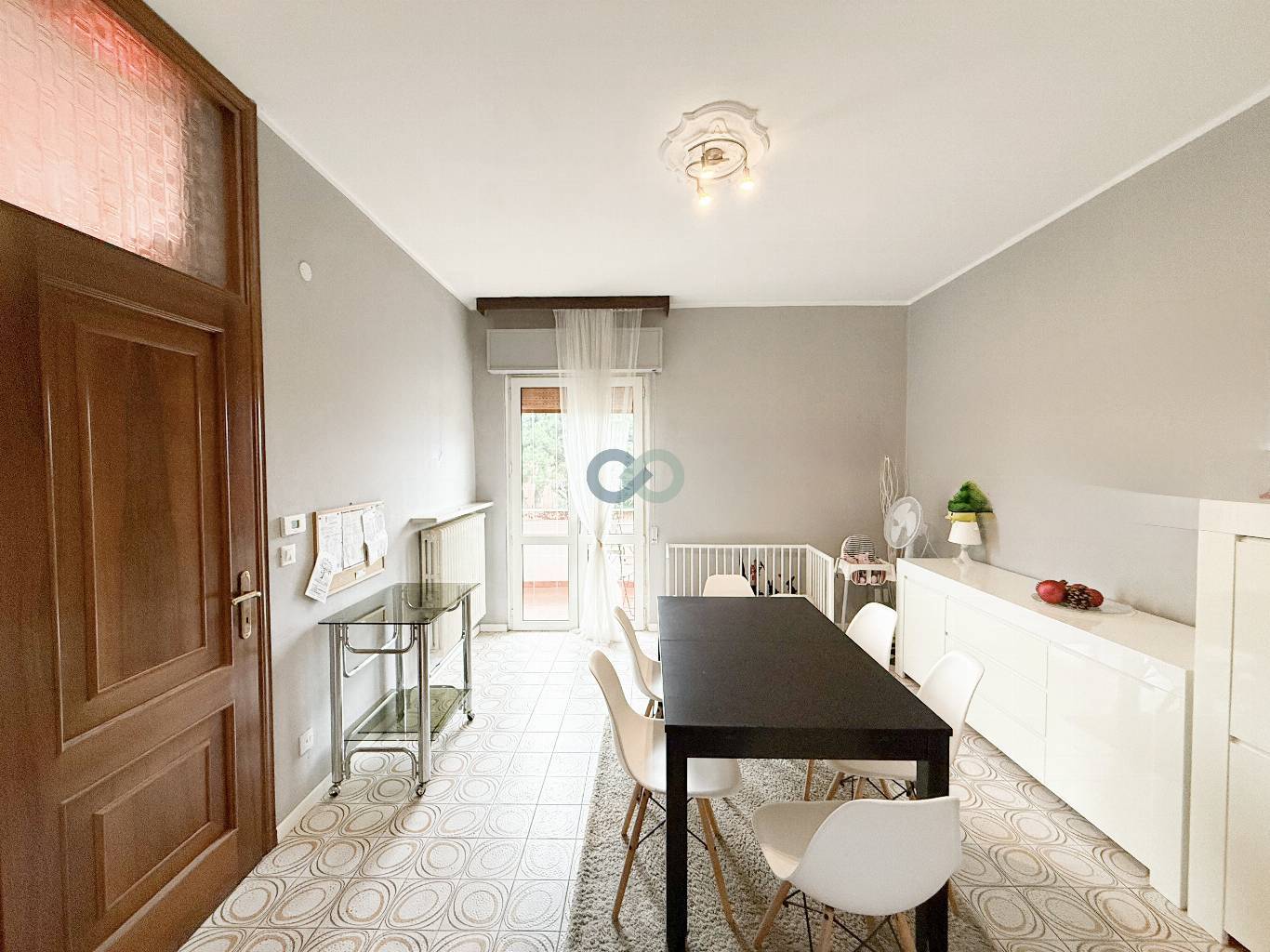 APPARTAMENTO TRILOCALE CON TAVERNA E GIARDINO 12