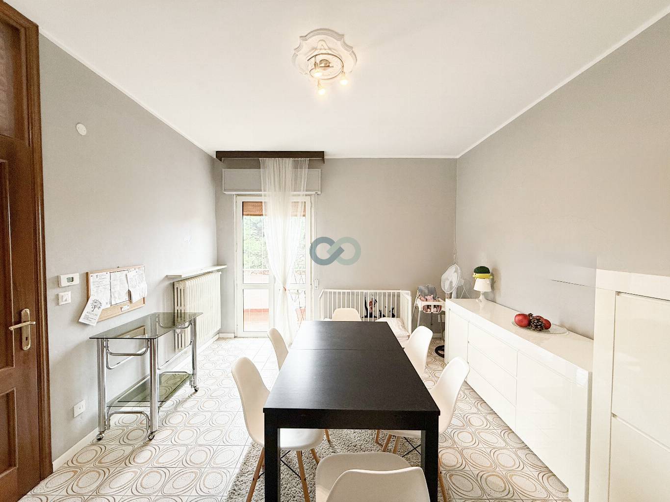 APPARTAMENTO TRILOCALE CON TAVERNA E GIARDINO 13