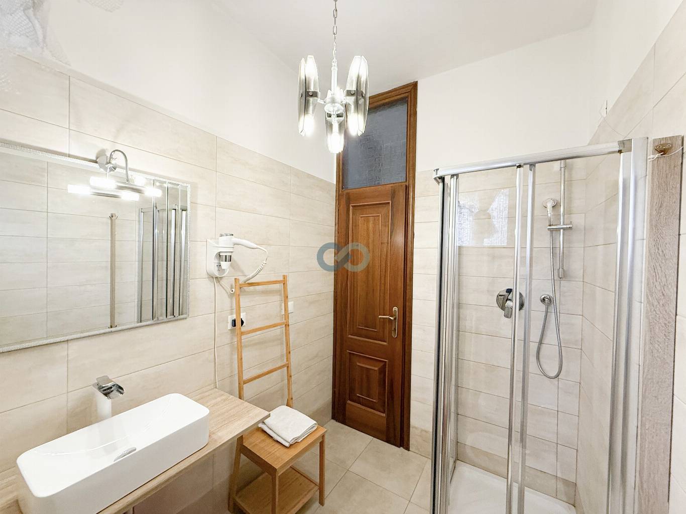 APPARTAMENTO TRILOCALE CON TAVERNA E GIARDINO 36