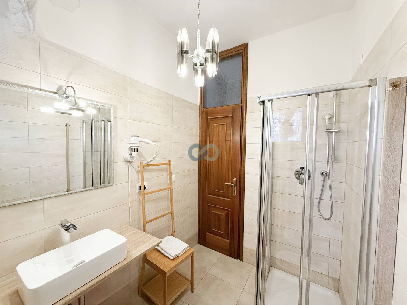 APPARTAMENTO TRILOCALE CON TAVERNA E GIARDINO 37