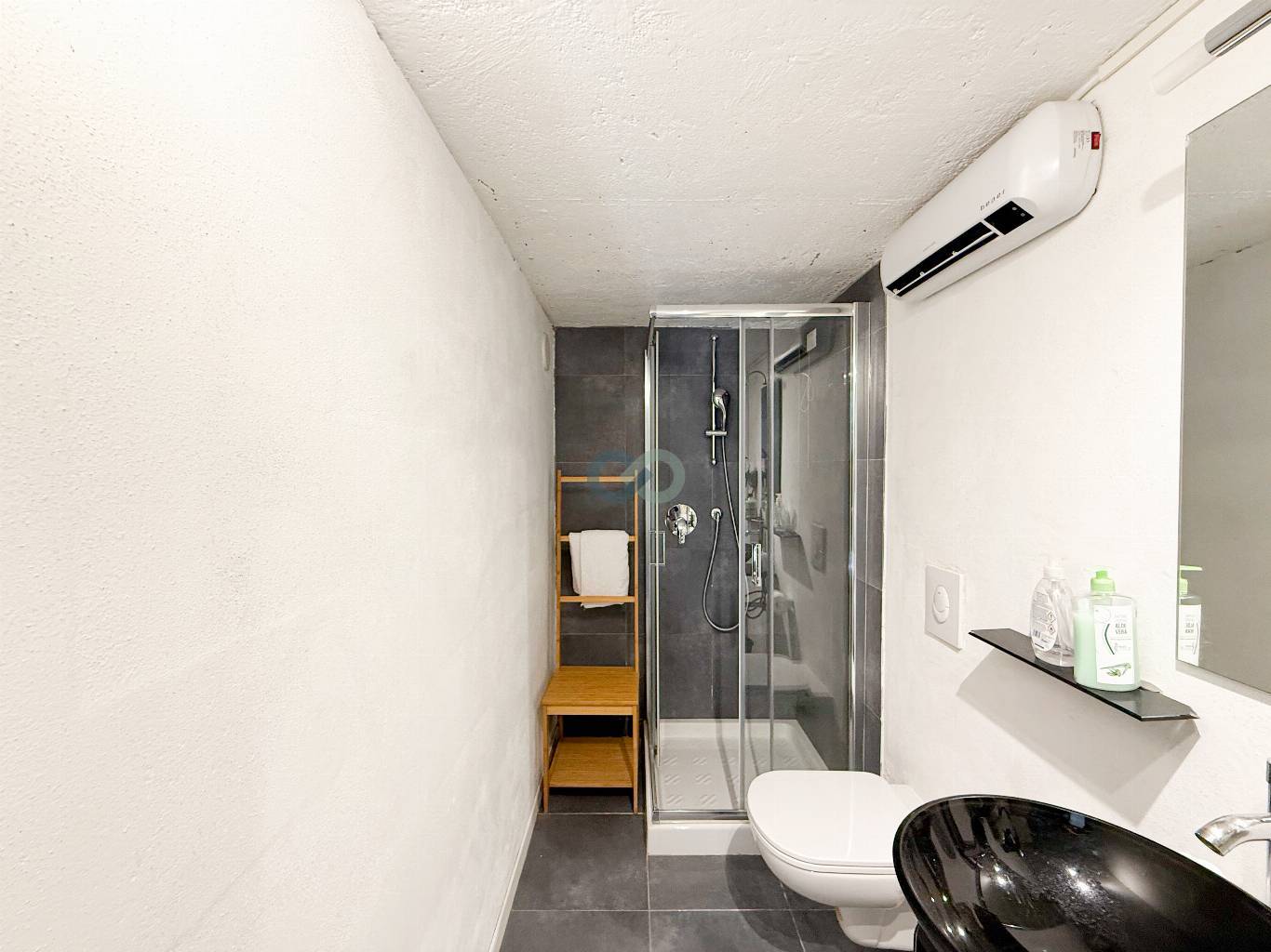 APPARTAMENTO TRILOCALE CON TAVERNA E GIARDINO 44