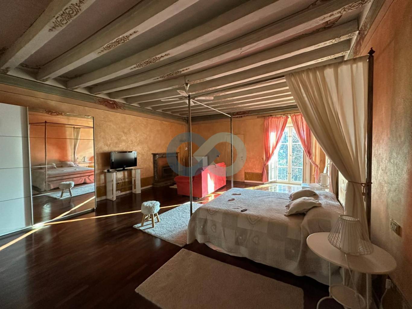 ELEGANTE ATTICO IN CENTRO STORICO 13