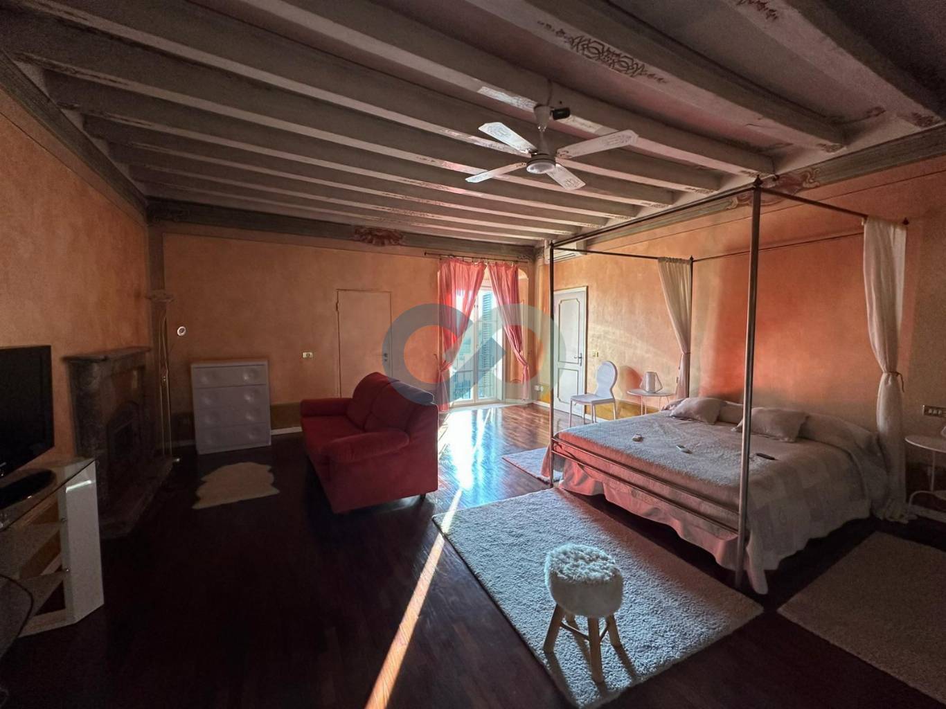 ELEGANTE ATTICO IN CENTRO STORICO 14