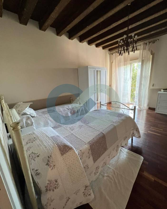 ELEGANTE ATTICO IN CENTRO STORICO 25