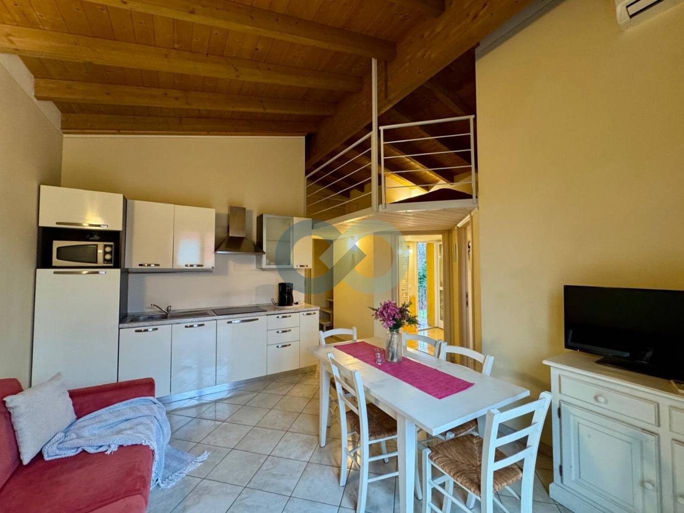 BILOCALE ARREDATO CON SOPPALCO 2