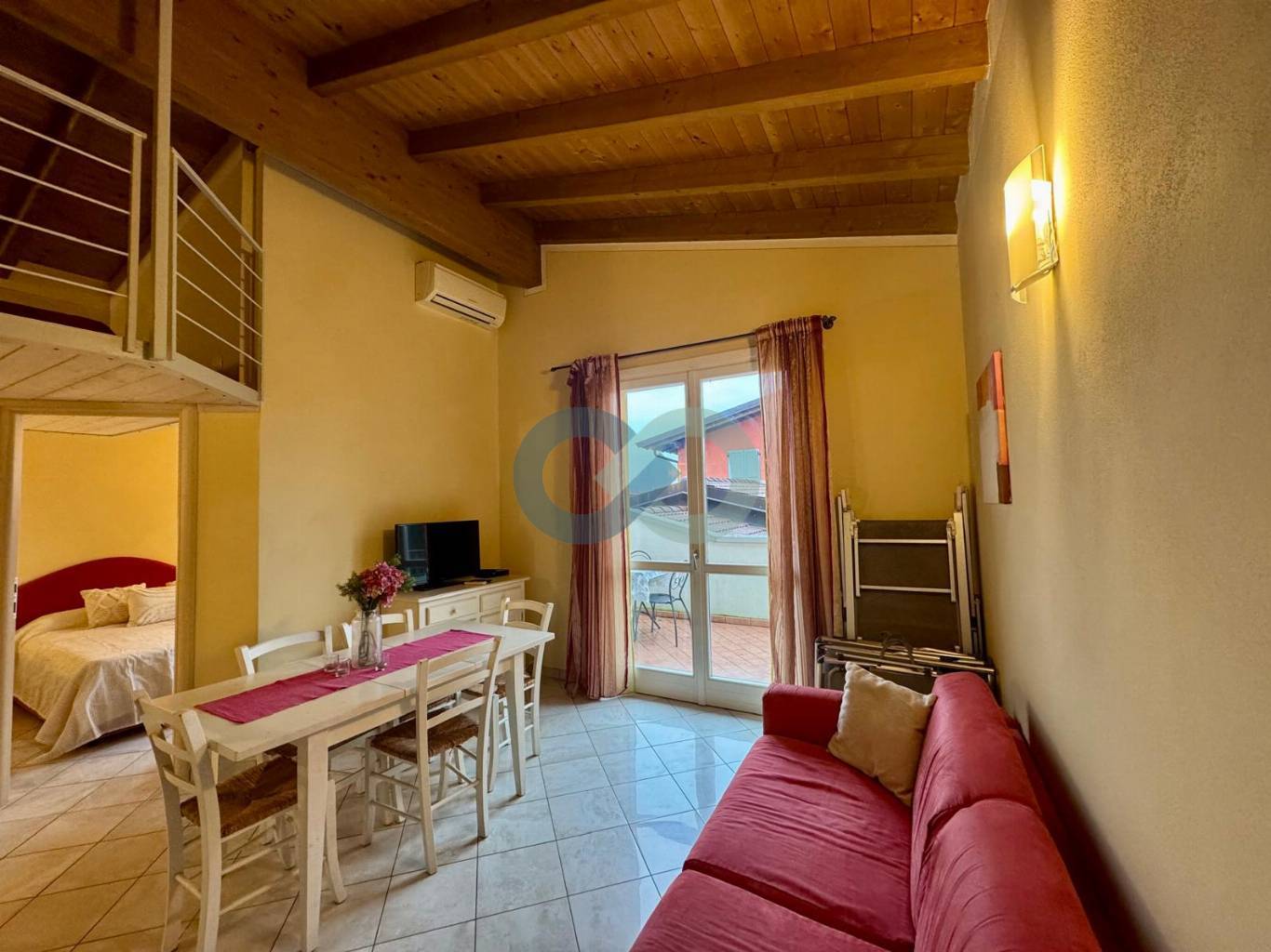 BILOCALE ARREDATO CON SOPPALCO 5