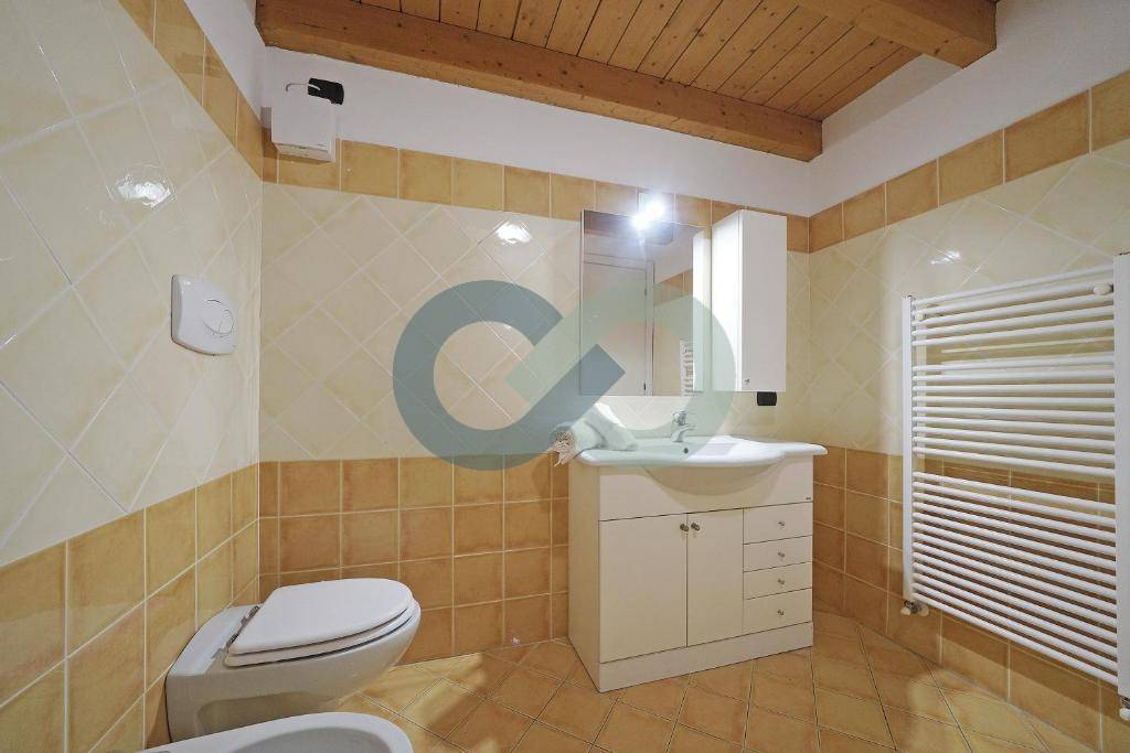 TRILOCALE ARREDATO 15