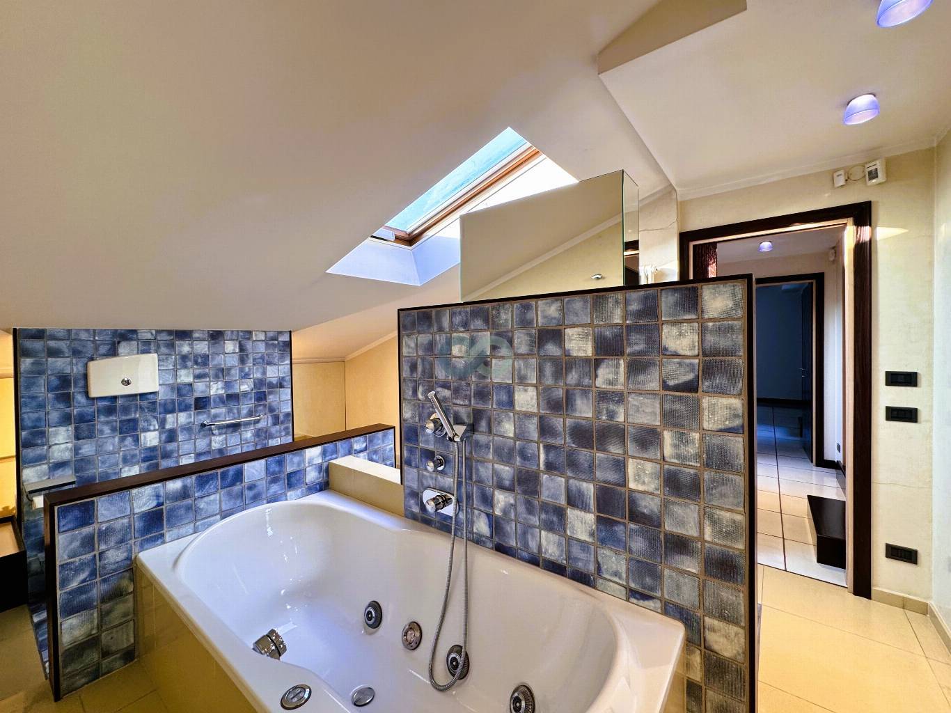 ATTICO VISTA LAGO 70