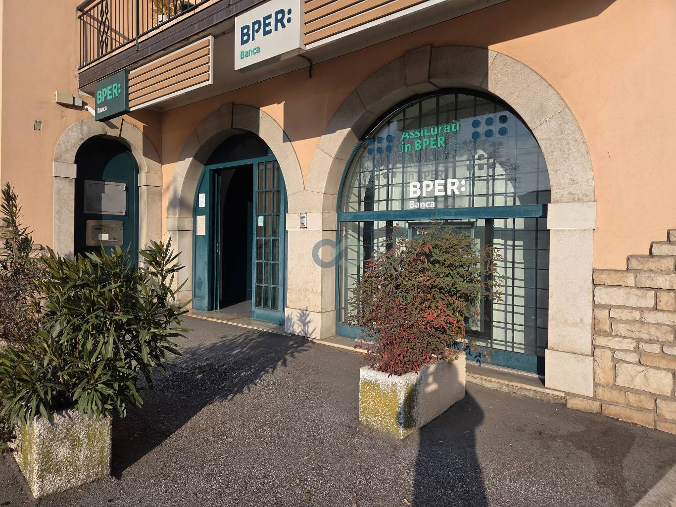 Locale commerciale locato – Ottimo investimento con rendita 6,5% 8
