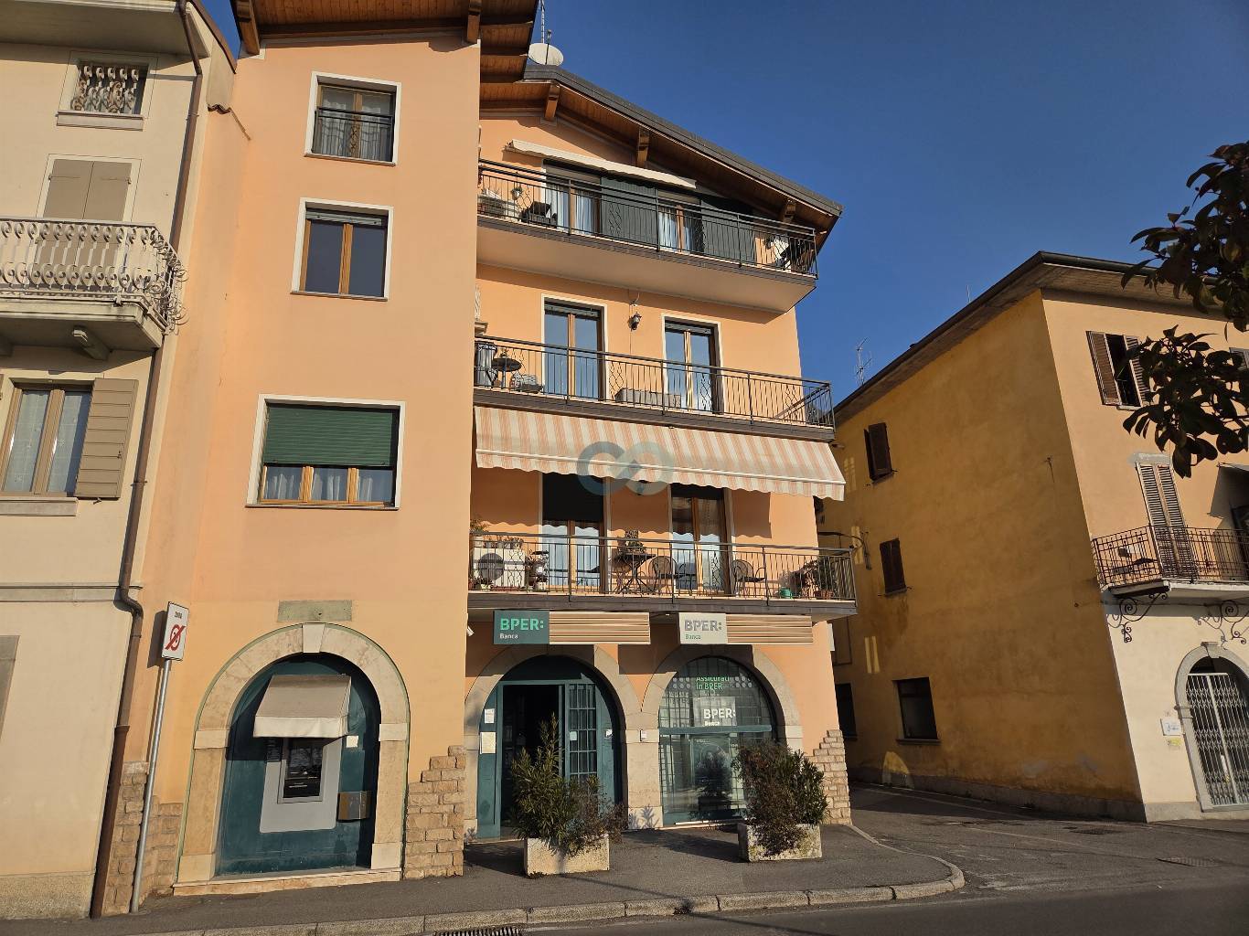 Locale commerciale locato – Ottimo investimento con rendita 6,5% 4