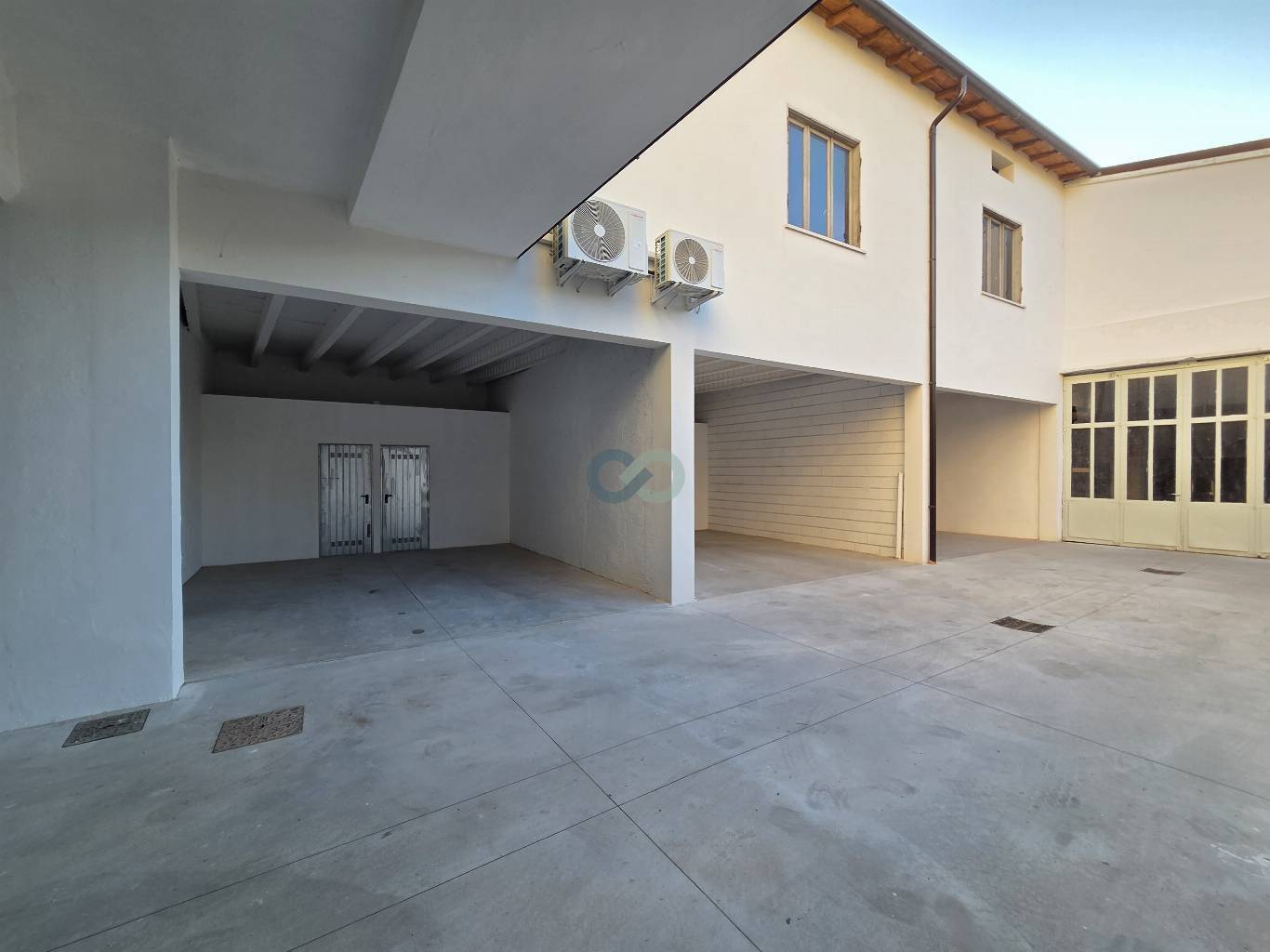 Spazioso bilocale con ascensore 10