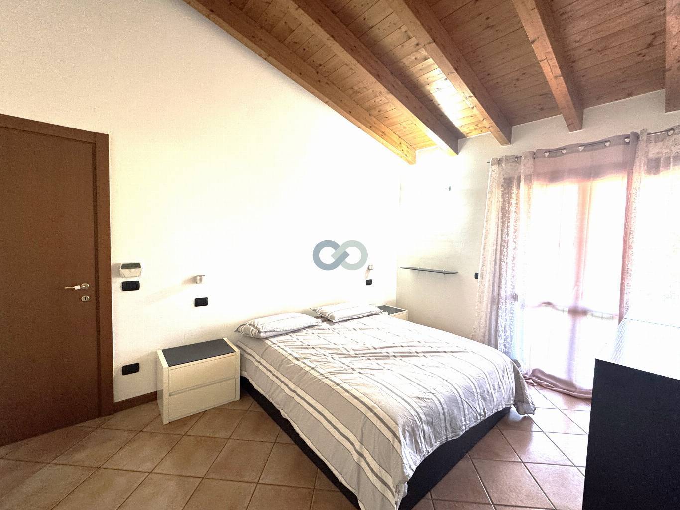 AMPIO E LUMINOSO APPARTAMENTO IN RESIDENCE CON PISCINA 16