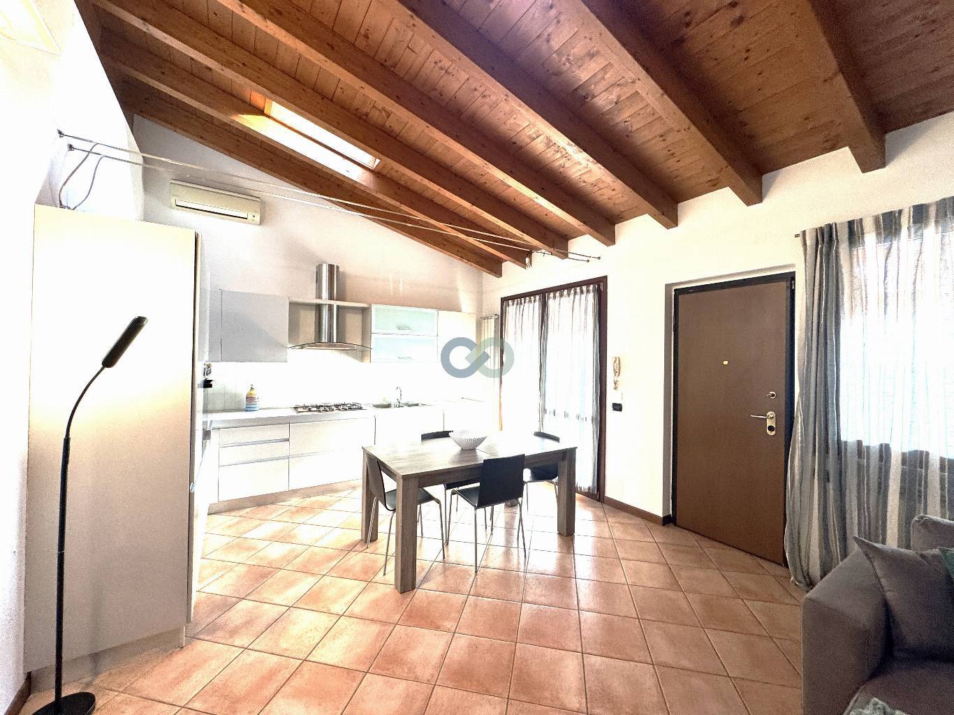 AMPIO E LUMINOSO APPARTAMENTO IN RESIDENCE CON PISCINA 13