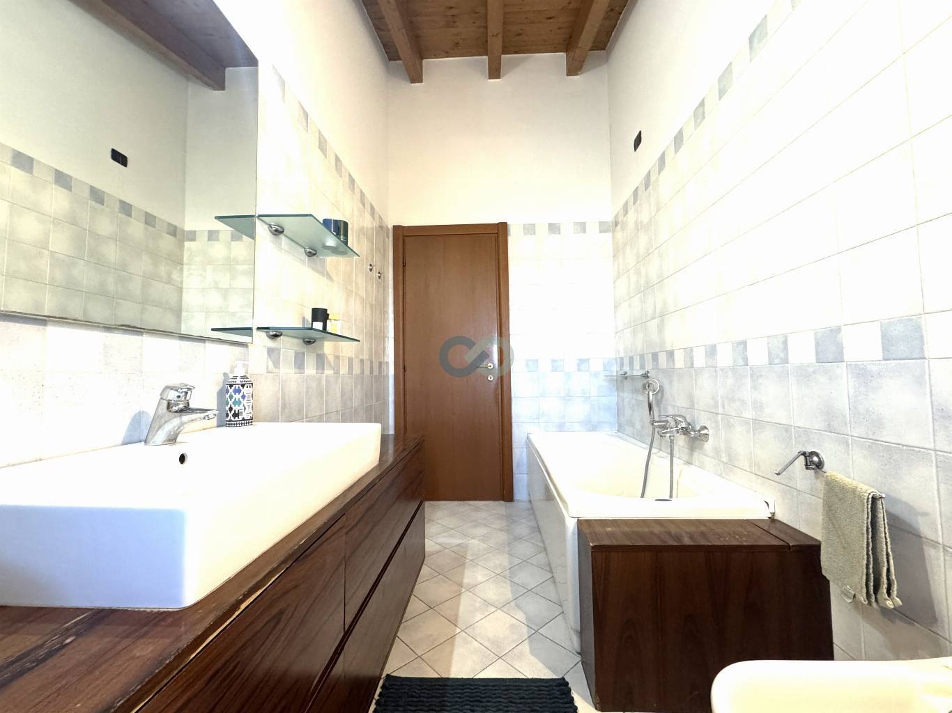 AMPIO E LUMINOSO APPARTAMENTO IN RESIDENCE CON PISCINA 27