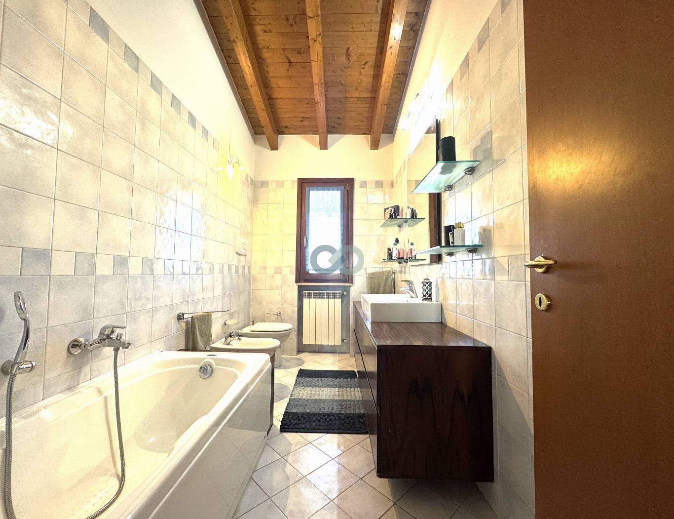 AMPIO E LUMINOSO APPARTAMENTO IN RESIDENCE CON PISCINA 26