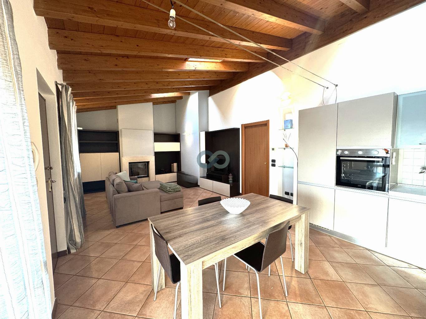 AMPIO E LUMINOSO APPARTAMENTO IN RESIDENCE CON PISCINA 14