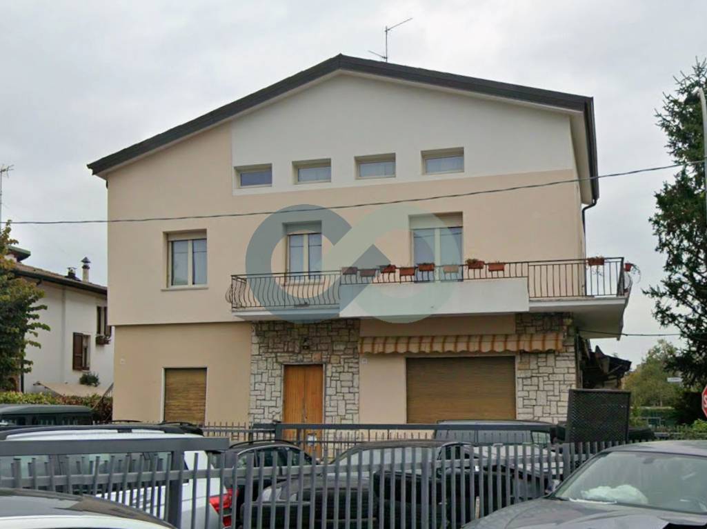 Bifamiliare piano terra con giardino 35