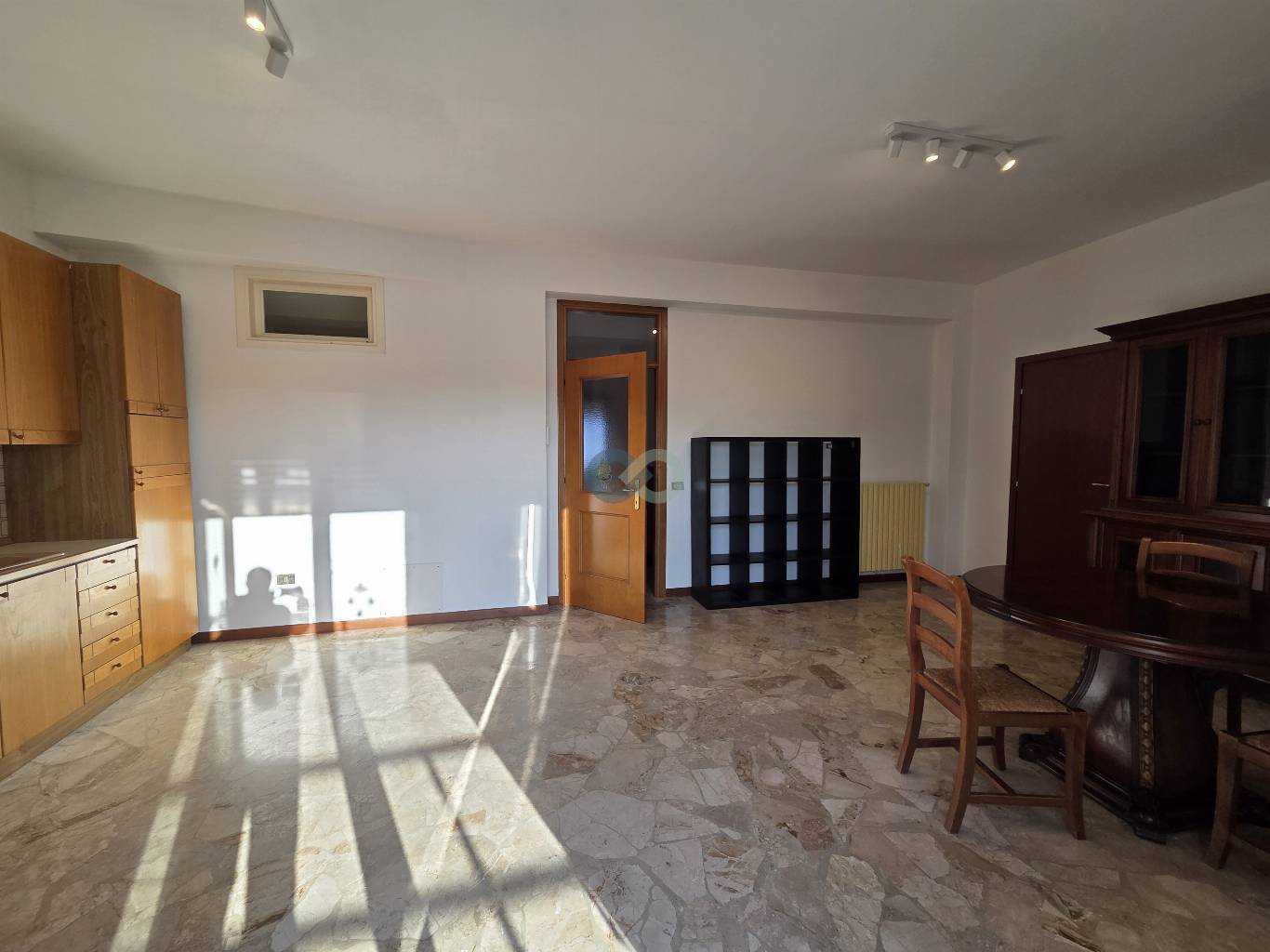 Spazioso trilocale con balcone 2