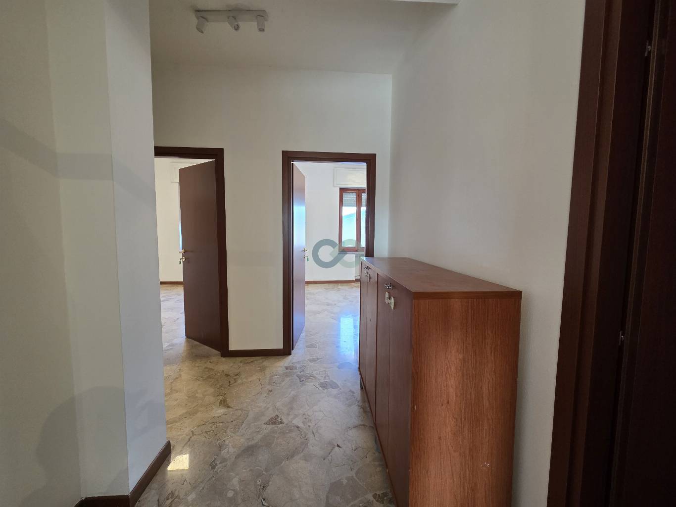 Spazioso trilocale con balcone 10