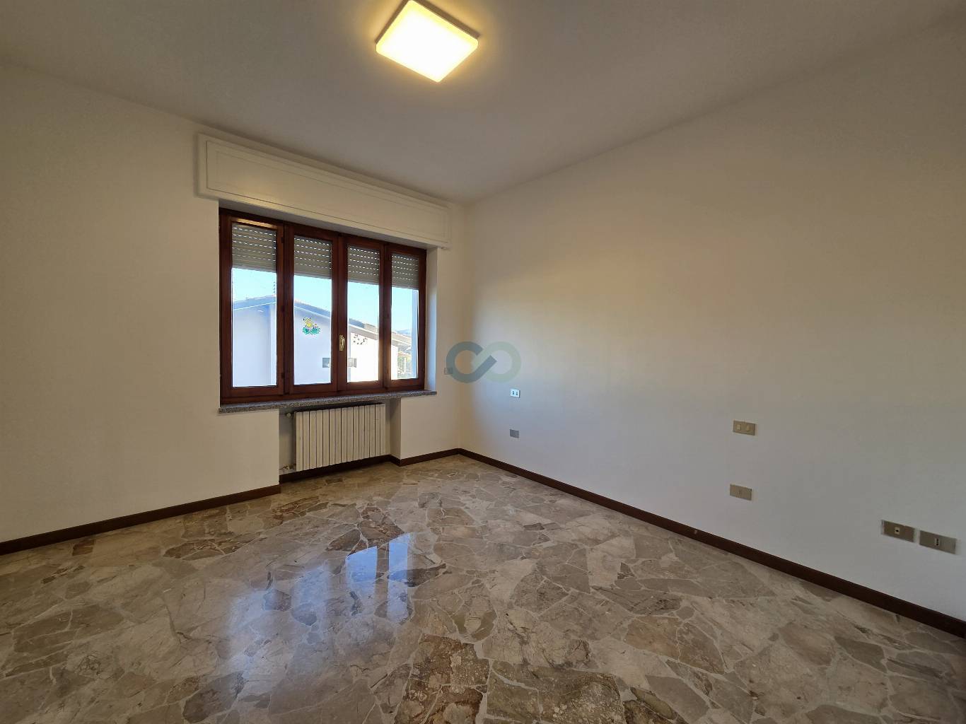 Spazioso trilocale con balcone 7