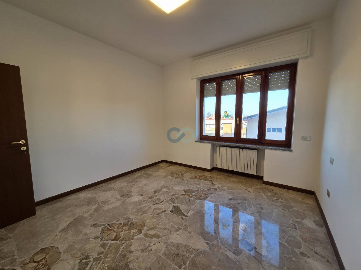 Spazioso trilocale con balcone 8