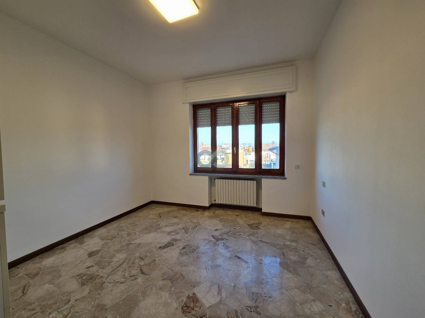 Spazioso trilocale con balcone 14