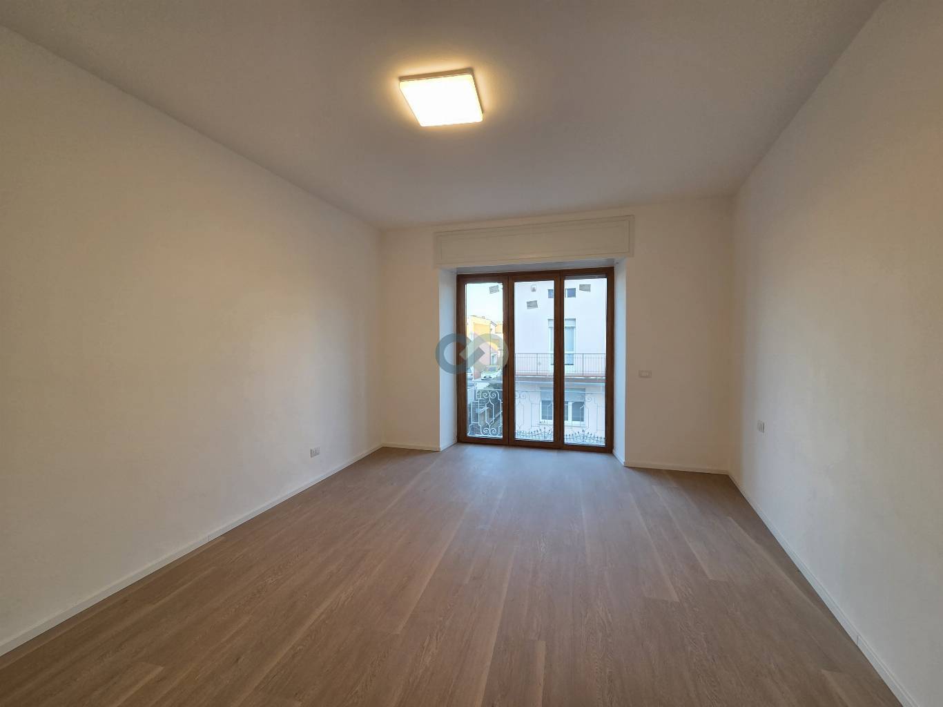 Trilocale completamente ristrutturato 12