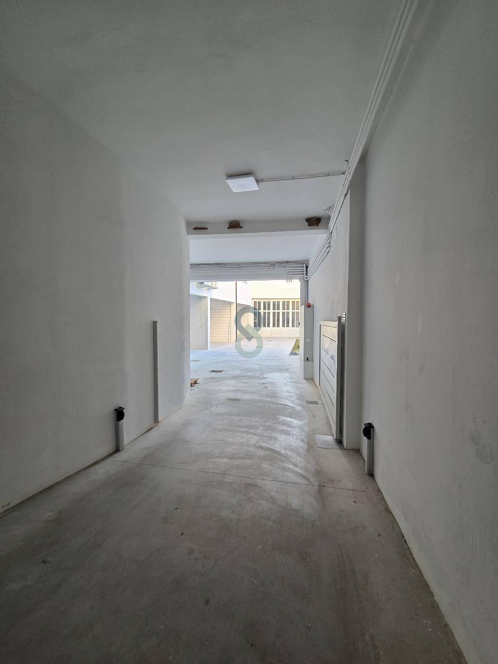 Spazioso trilocale con balcone 13