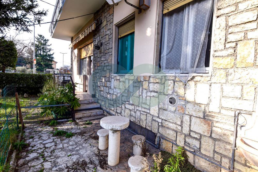 Bifamiliare piano terra con giardino 27