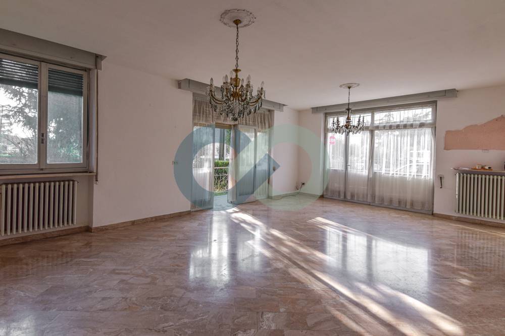 Bifamiliare piano terra con giardino 4