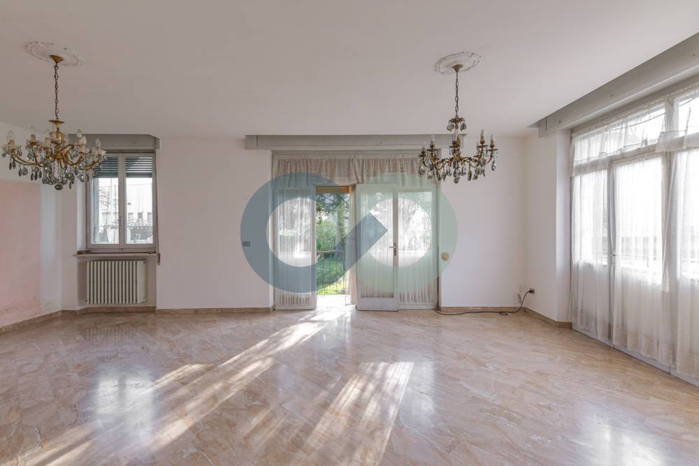 Bifamiliare piano terra con giardino 1