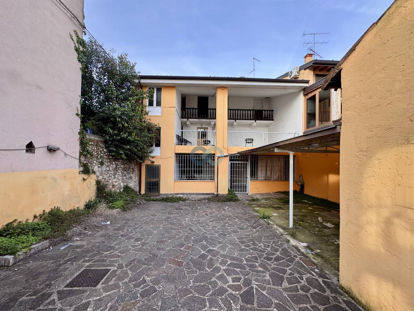 FABBRICATO INDIPENDENTE 16